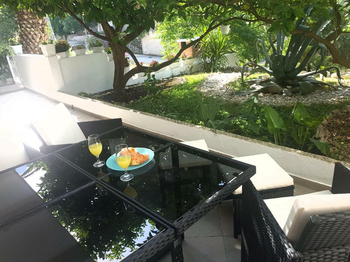 R Apartment Makarska