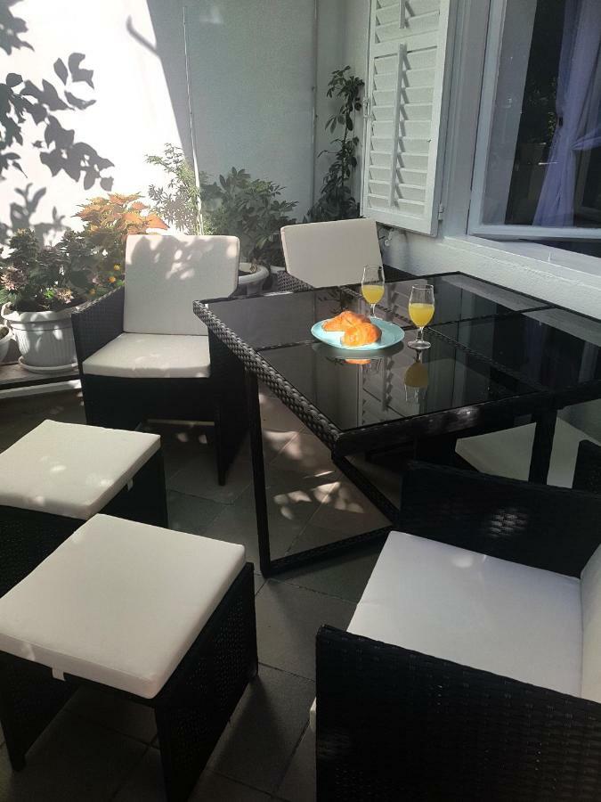 R Apartment Makarska