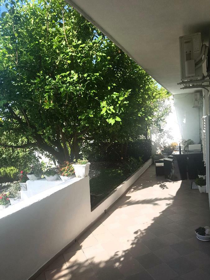 R Apartment *